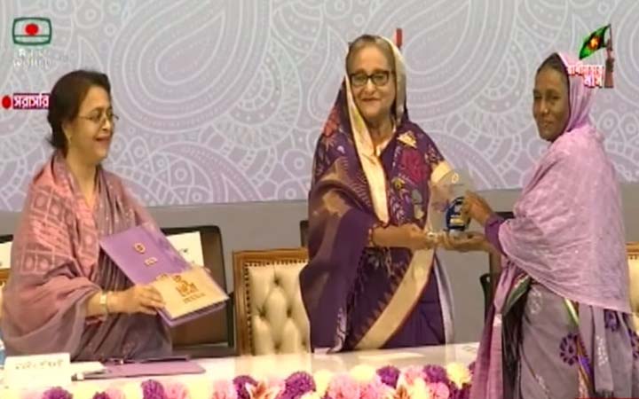 পাঁচ নারী পেলেন জয়িতা সম্মাননা