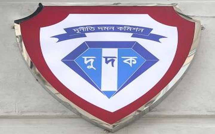 ঘুষ নিতে গিয়ে আটক হলেন নৌপরিবহনের সার্ভেয়ার সাইফুর