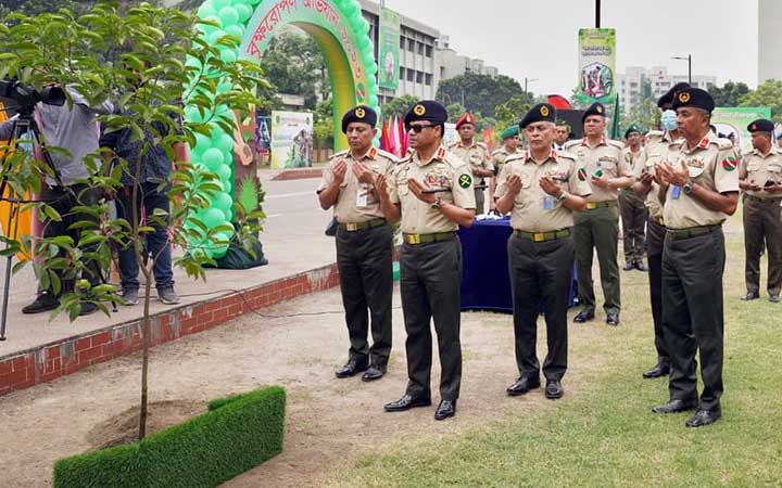 বৃক্ষরোপণ কর্মসূচি উদ্বোধন করলেন সেনাপ্রধান