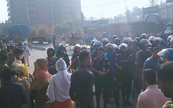গাজীপুরে অর্ধশতাধিক কারখানায় ছুটি ঘোষণা