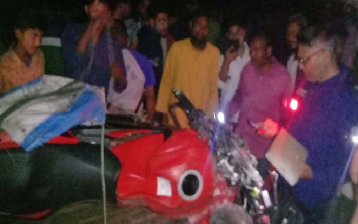 মাইক্রোবাস-মোটরসাইকেল সংঘর্ষ নিহত ২