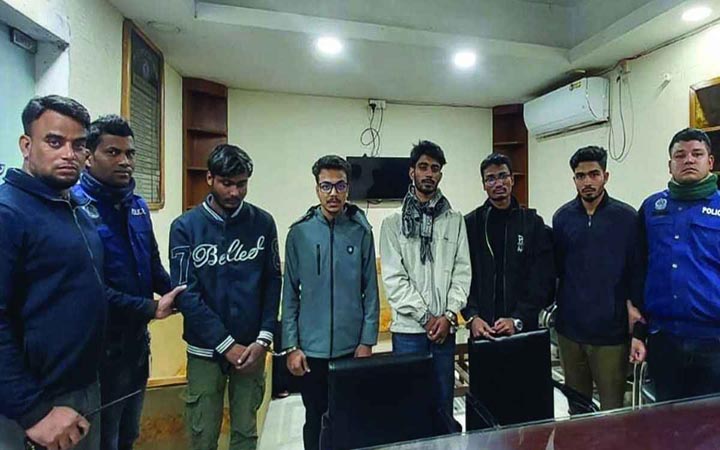 সিটি ইউনিভার্সিটিতে নিষিদ্ধ সংগঠনের জন্মদিন পালন, ৫ শিক্ষার্থী গ্রেফতার