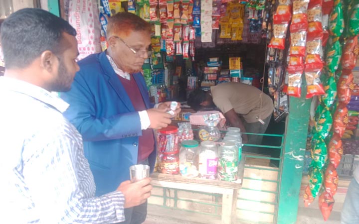 নেত্রকোনার পুর্বধলায় বিপুল পরিমান অবৈধ তারা বি‌ড়ি ও কাজল বিড়ি জব্দ