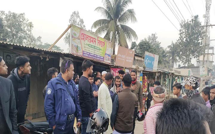 টাঙ্গাইলে পুলিশের অভিযানে নকল আকিজ বিড়ি জব্দ