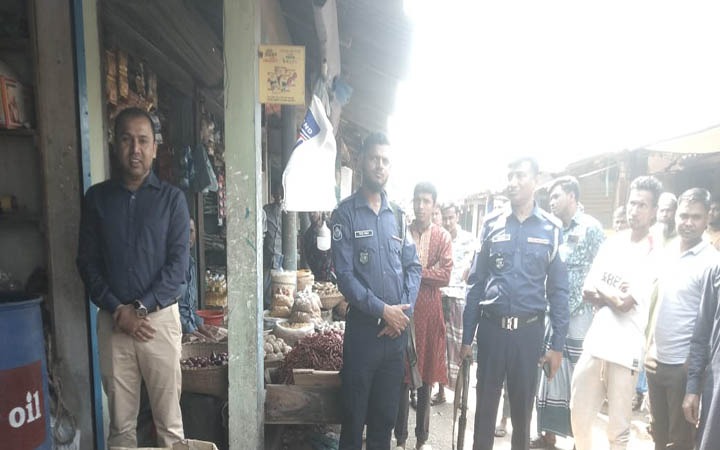সিলেটে রাজস্ব ফাঁকি দেওয়া অবৈধ বিড়ি জব্দ, তিন ব্যবসায়ীকে জরিমানা