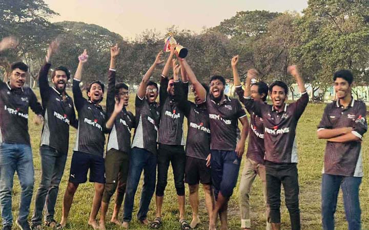 বাকৃবিতে ‘রেমিয়ানস অ্যাসোসিয়েশন’এর উদ্যোগে প্রীতি ফুটবল ম্যাচ