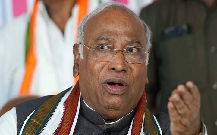 দলিত খাড়গেকে সভাপতি হিসেবে বেছে নিল কংগ্রেস