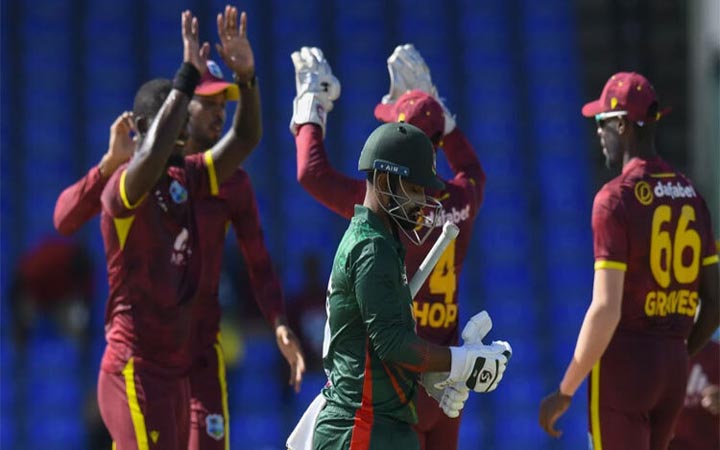 টস হেরে ব্যাট করতে নেমে বিপর্যয়ে বাংলাদেশ