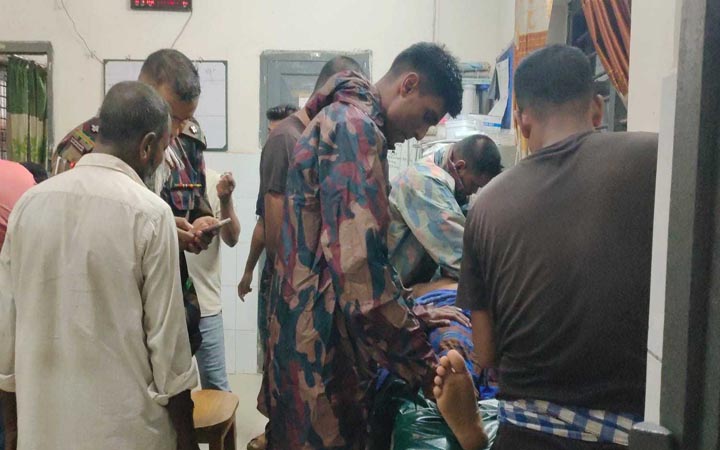 শার্শা সীমান্তে বজ্রপাতে বিজিবি সদস্য আহত