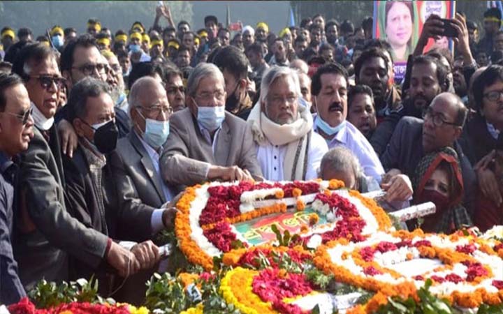 জাতীয় স্মৃতিসৌধে বিএনপির শ্রদ্ধা নিবেদন