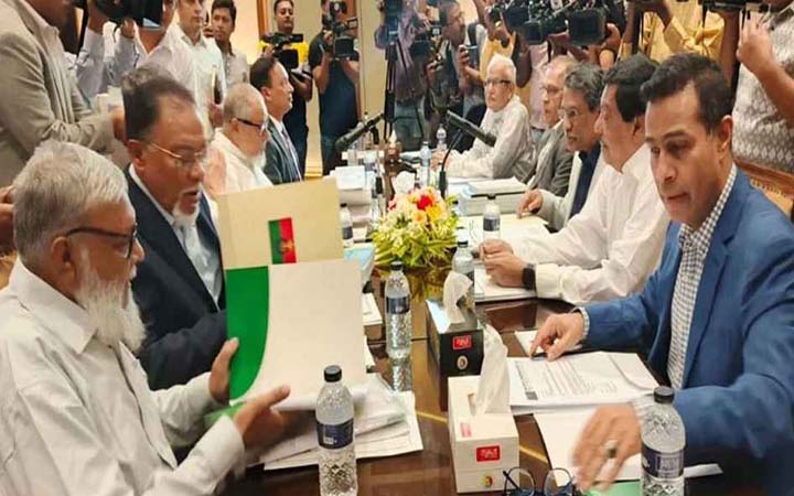 জাতীয় ঐকমত্য কমিশনের সঙ্গে বৈঠকে বিএনপি