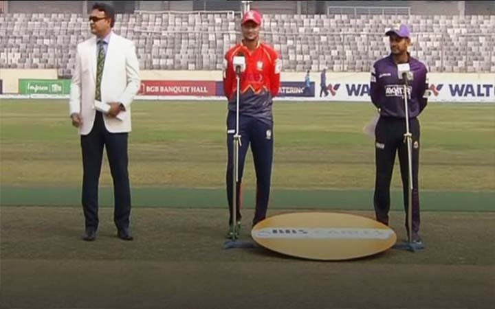 উদ্বোধনী ম্যাচে টস জিতে বোলিংয়ে বরিশাল