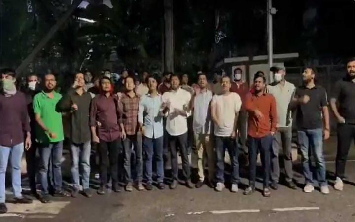 নিষিদ্ধ ঘোষণার পর রাজধানীতে ছাত্রলীগের ঝটিকা মিছিল
