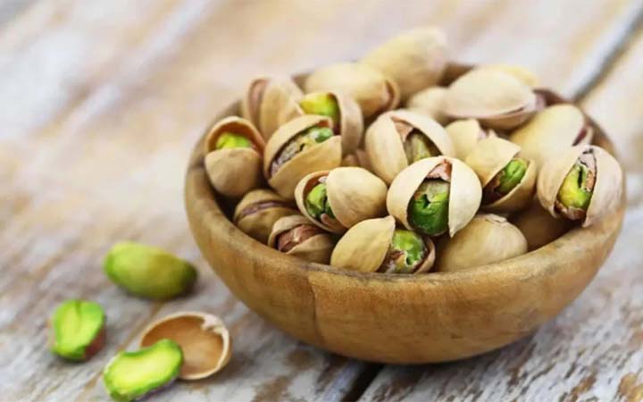 কোলেস্টেরল নিয়ন্ত্রণে রাখবে পেস্তা বাদাম