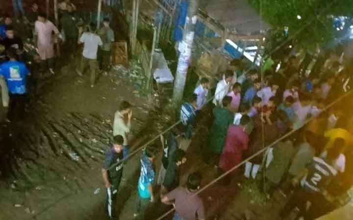 ছিটকিনি আটকানো নিয়ে ববিতে দুই বিভাগের শিক্ষার্থীদের উত্তেজনা
