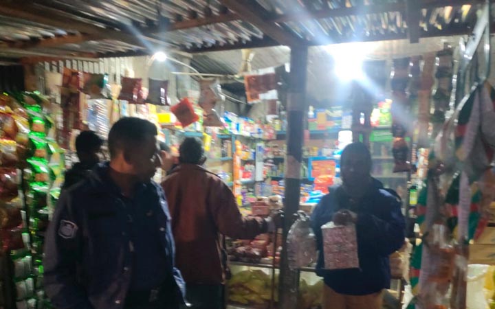 সখিপুরে পুলিশের অভিযানে বিপুল পরিমান অবৈধ বিড়ি জব্দ