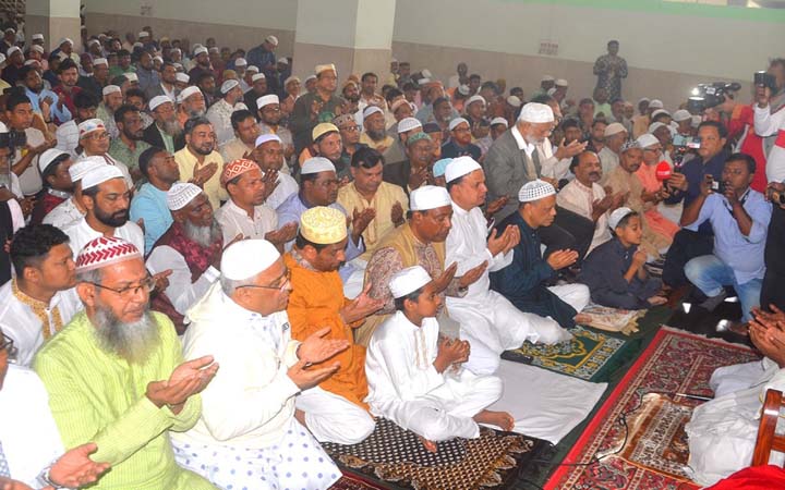 তারেক রহমানের বিজয় উপলক্ষে বগুড়ায় দোয়া মাহফিল