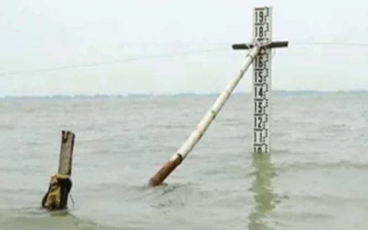 দেশের ২০ অঞ্চলে নদীবন্দরে সতর্কতা সংকেত