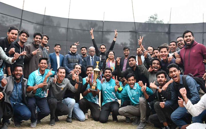 বেরোবিতে আন্তঃবিভাগ ব্যাডমিন্টনের পুরস্কার বিতরণ