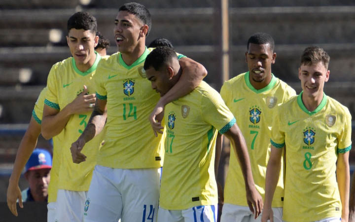 আর্জেন্টিনাকে টপকে শীর্ষে ব্রাজিল