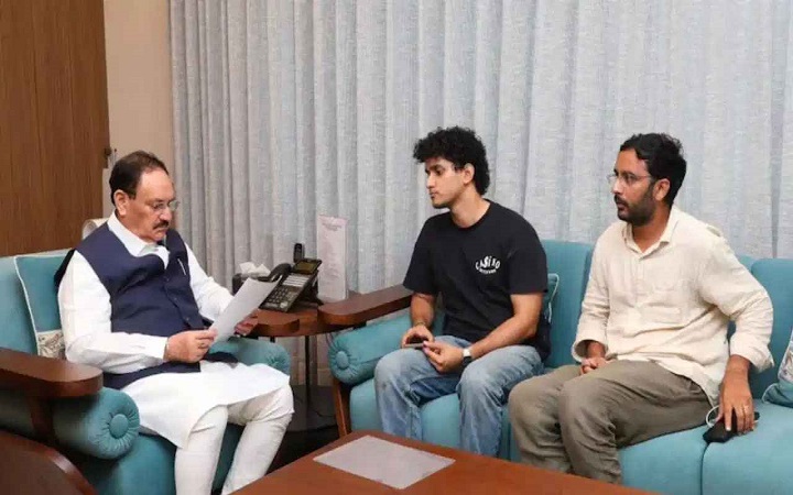 ১০ মিনিটের বৈঠকে ‘ককরোচ জনতা পার্টি’কে জে পি নাড্ডার আশ্বাস