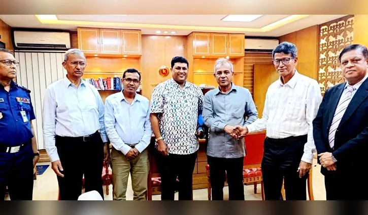 চাকসু নিয়ে স্বরাষ্ট্র ও শিক্ষা উপদেষ্টার সঙ্গে চবি প্রশাসনের মতবিনিময়