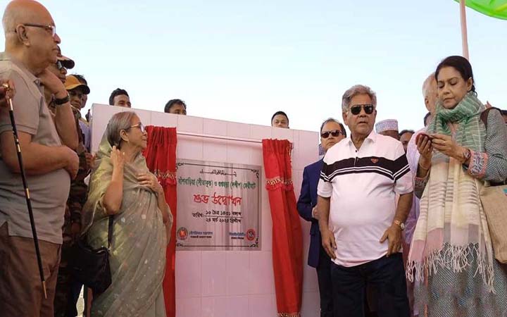 দেশে প্রথমবারের মতো সমুদ্রপথে ফেরি চলাচল শুরু