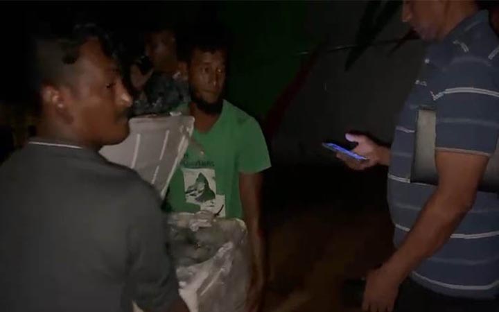 চাঁদপুরে ৬০০ কেজি জেলিযুক্ত চিংড়ি জব্দ