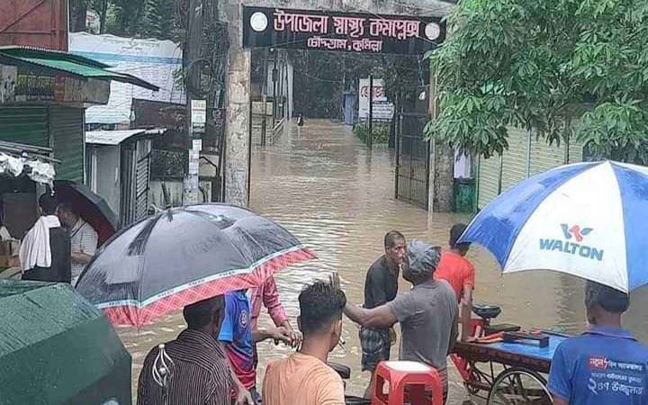 চৌদ্দগ্রামে আকস্মিক বন্যায় পানিবন্দি ৫০ হাজার মানুষ