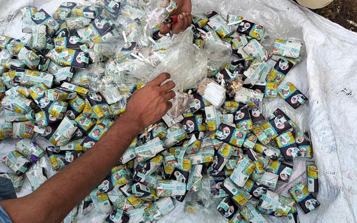 কক্সবাজারে বিপুল পরিমান নকল আকিজ বিড়ি জব্দ