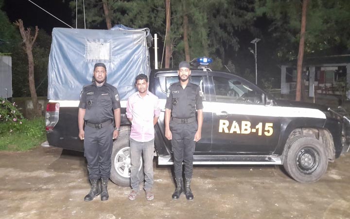 টেকনাফে ২ লাখ পিস ইয়াবাসহ মাদক কারবারি আটক