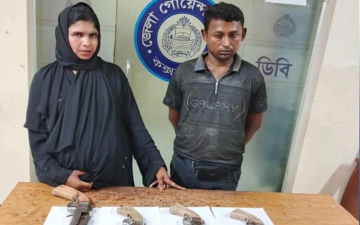 কক্সবাজারে চারটি বন্দুকসহ স্বামী-স্ত্রী আটক