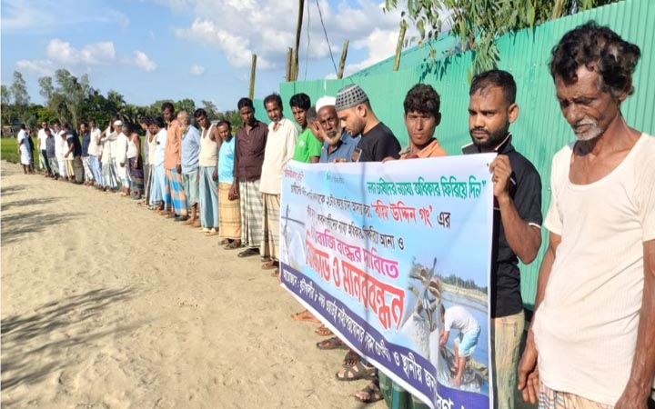 চাঁদাবাজির বিরুদ্ধে লবণ চাষিদের বিক্ষুব্ধ প্রতিবাদ