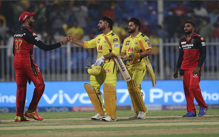 বেঙ্গালুরুকে হারিয়ে শীর্ষে চেন্নাই