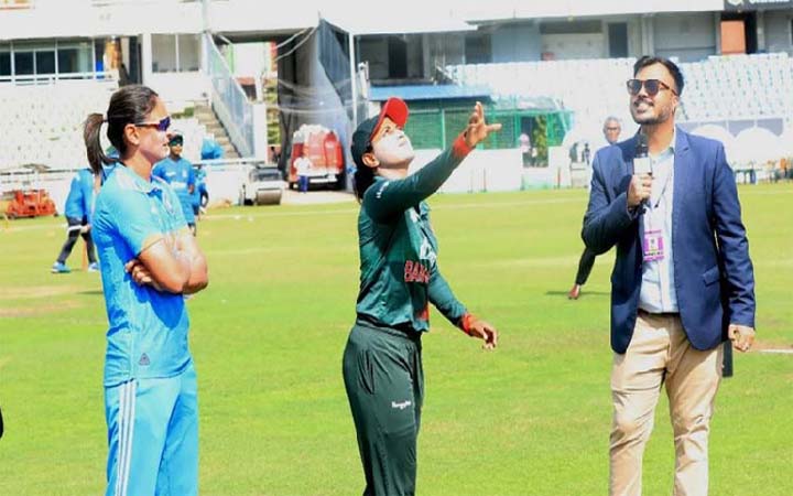 টস জিতে ভারতের বিপক্ষে বোলিংয়ে বাংলাদেশ