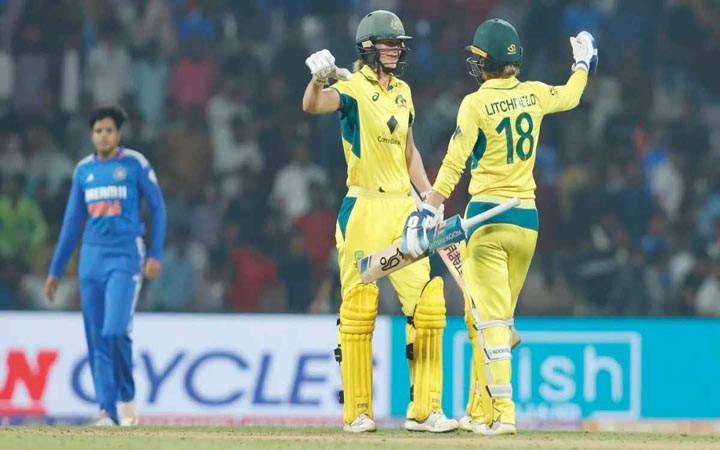 ভারত-অস্ট্রেলিয়া ম্যাচসহ টিভিতে আজকের খেলা