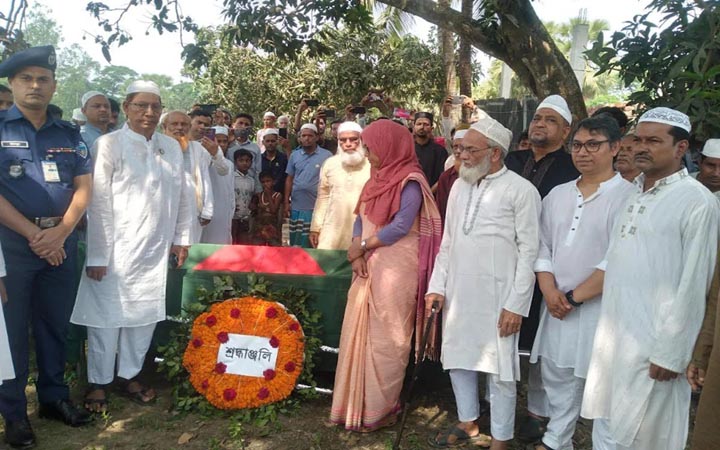 রাষ্ট্রীয় মর্যাদায় বীর মুক্তিযোদ্ধা সৈয়দ লুৎফুর রহমানের দাফন