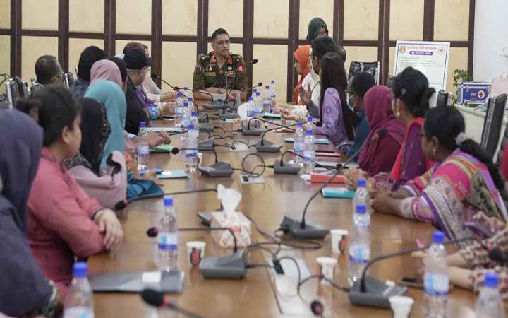 ডেঙ্গু মোকাবিলায় মশককর্মী ও স্বাস্থ্যকর্মীদের প্রশিক্ষণ দিলো ডিএনসিসি