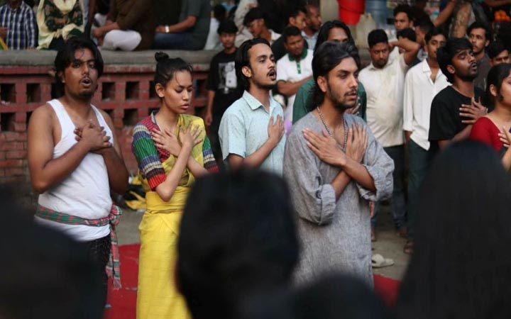 ঢাবিতে চা-শ্রমিকদের বঞ্চনার চিত্র তুলে ধরল নাটক ‘১৭০ টাকা’