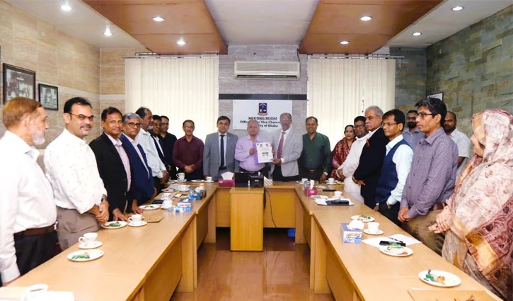 সাত কলেজের শিক্ষার্থীদের তথ্য হস্তান্তর ঢাবির