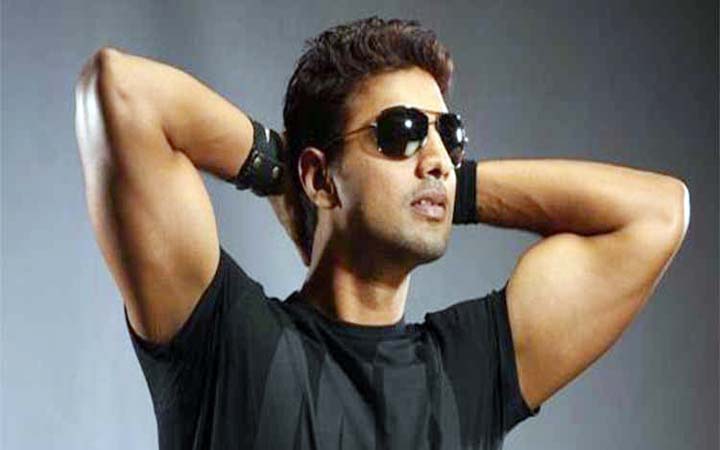 মন্দিরের নিয়ম ভাঙায় কটাক্ষের শিকার দেব