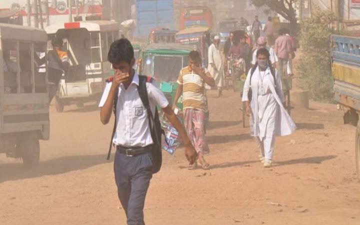 আজও বায়ুদূষণে শীর্ষ পাঁচে ঢাকা