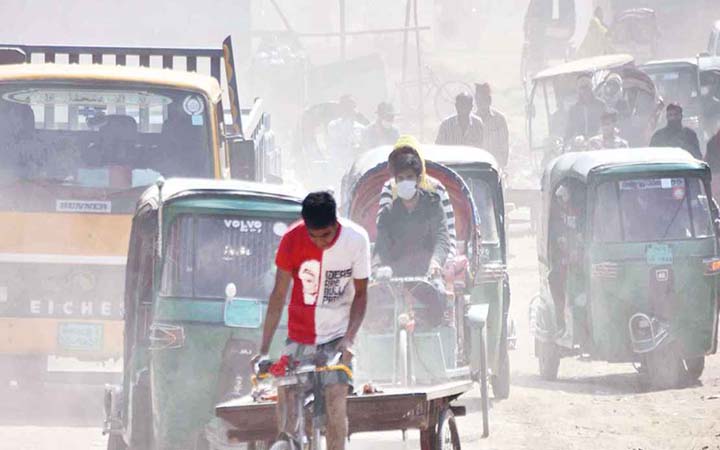 বায়ুদূষণে শীর্ষ দশে ঢাকা