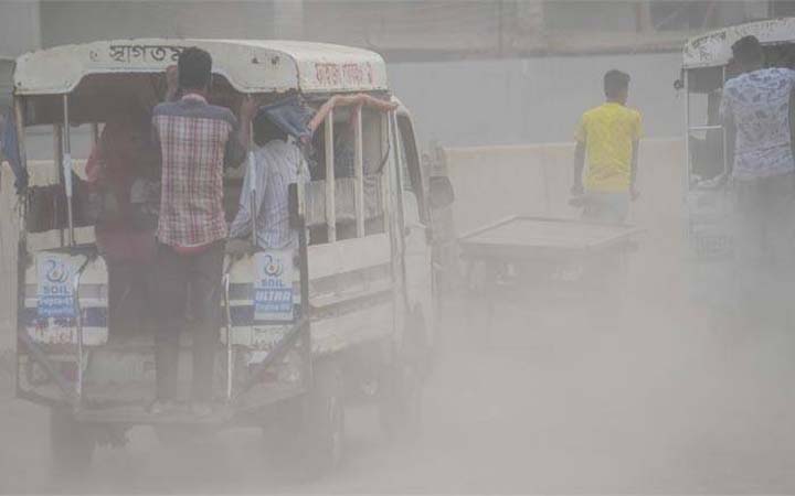 বায়ুদূষণে আজ ঢাকার অবস্থান ১৬তম