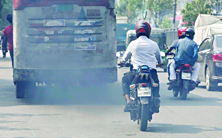বায়ুদূষণের শীর্ষে করাচি, ঢাকা চতুর্থ