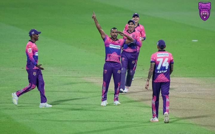 দিল্লিকে উড়িয়ে শীর্ষে নিউ ইয়র্ক