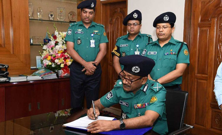 নতুন ডিএমপি কমিশনারের দায়িত্ব গ্রহন