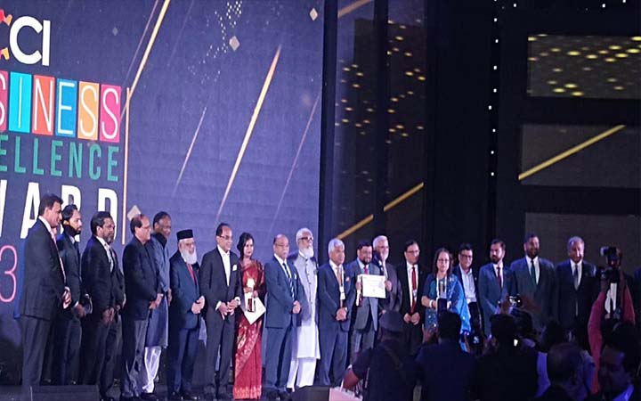 এফবিসিসিআই বিজনেস এক্সিলেন্স অ্যাওয়ার্ড পেলেন ১০ ব্যক্তি ও প্রতিষ্ঠান