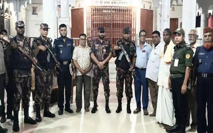 ফেনীতে পূজামণ্ডপের নিরাপত্তায় ৫ প্লাটুন বিজিবি মোতায়েন
