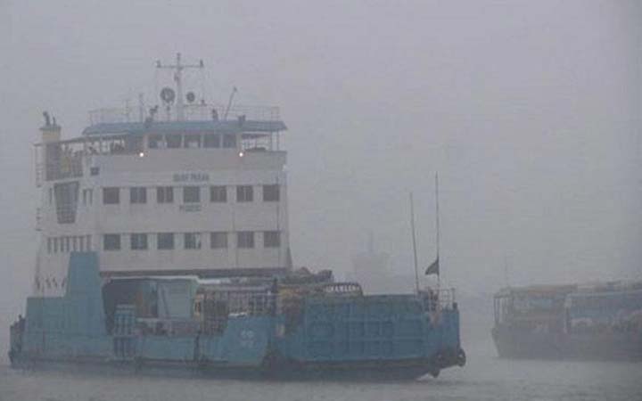 দৌলতদিয়া-পাটুরিয়া নৌরুটে ফেরি চলাচল বন্ধ